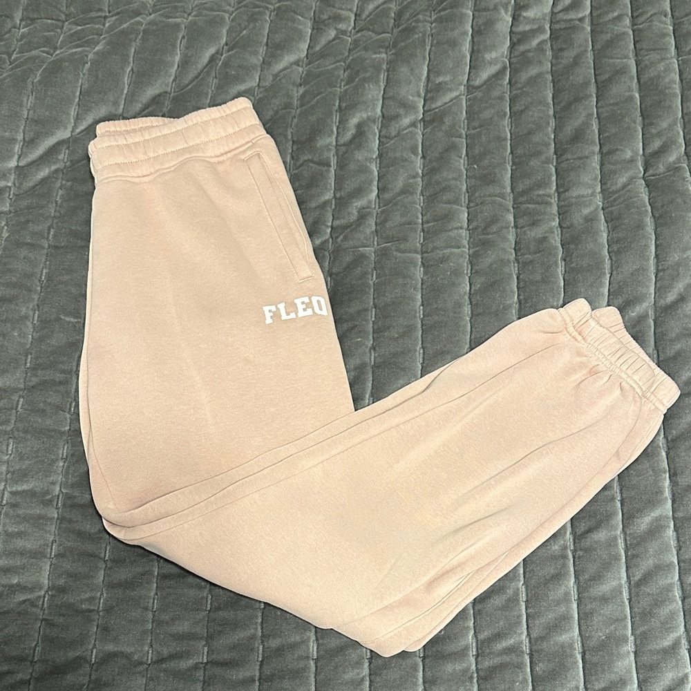 FLEO pink sweats size S, like new
